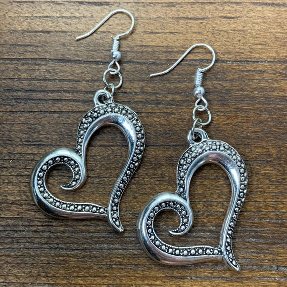 Large Decorative Heart Earrings - Picture 2 of 7